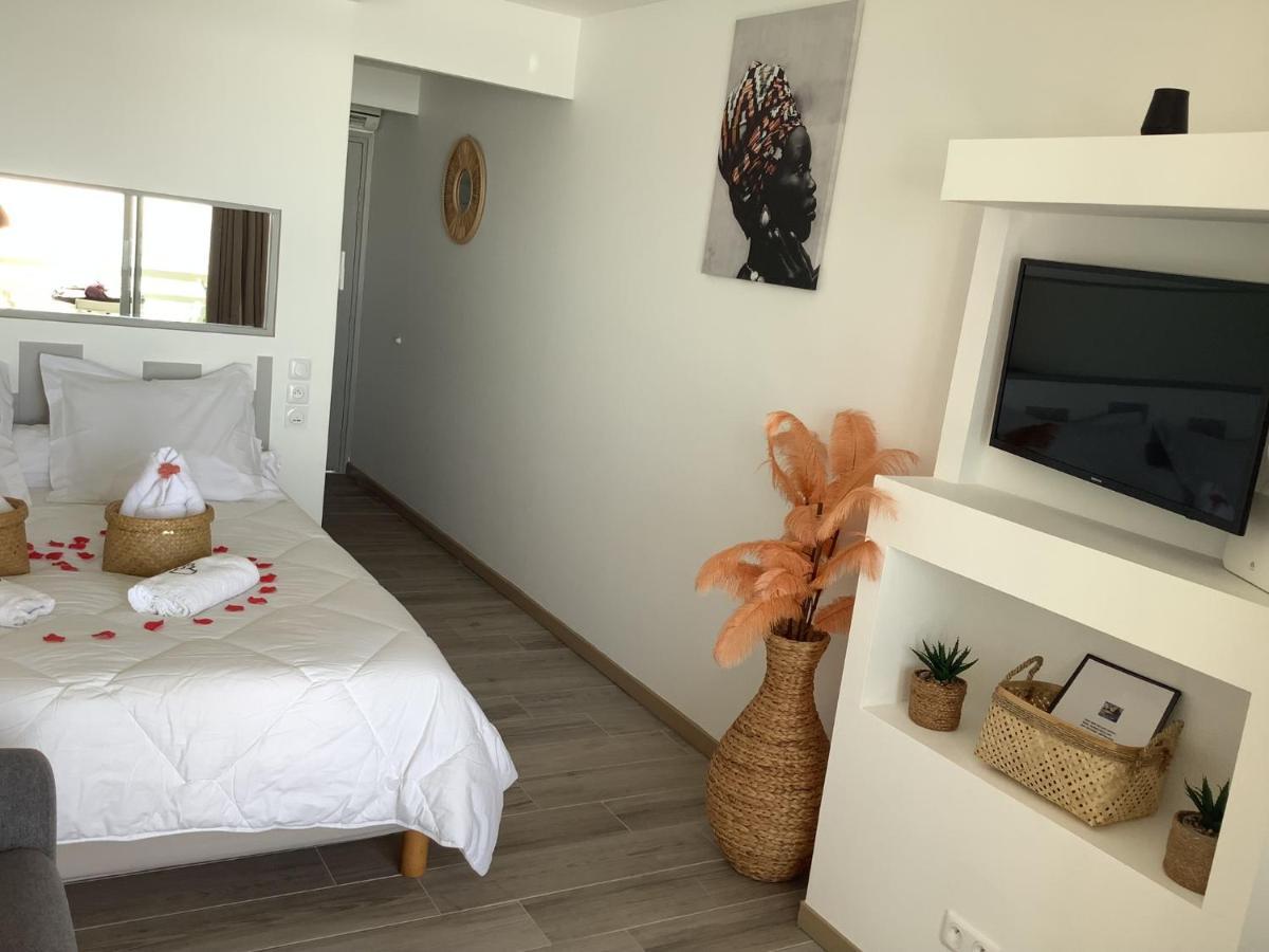 Lady Laying Apartman Le Diamant Kültér fotó